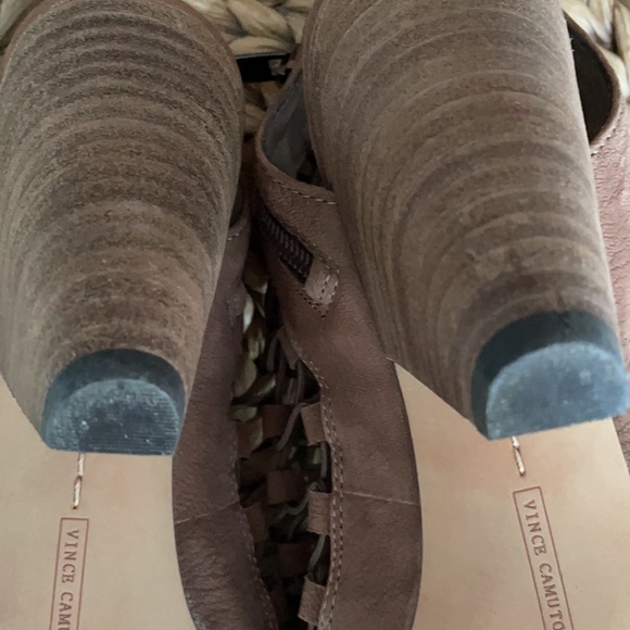 Vince Camuto Gladiator Heeled Sandles - Picture 6 of 8